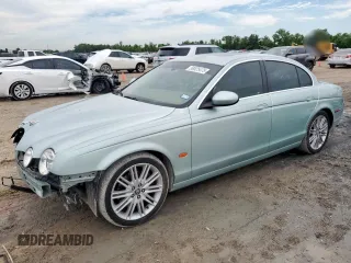 2006 Jaguar S-Type 3 z VIN SAJWA01A16FN57585, wystawiony jako Copart lot #58525475 z przebiegiem 101 847 mil mil oraz Szkoda całkowita • Salvage title. Historia ofert i sprzedaży dostępna na DreamBid. Obrazek 1.