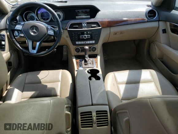 2013 Mercedes-Benz C 250 Sport с VIN WDDGF4HBXDR293035, выставлен на аукционе Copart как лот 60716965 с пробегом 102 726 миль миль и Списание • Salvage title. История ставок и продаж доступна на DreamBid. Изображение 8.