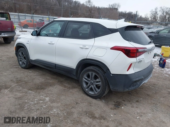 2023 Kia Seltos LX z VIN KNDEPCAA0P7449402, wystawiony jako IAAI lot #41413776 z przebiegiem 32 106 mil mil oraz . Historia ofert i sprzedaży dostępna na DreamBid. Obrazek 3.