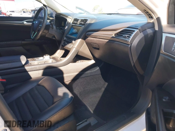 2017 Ford Fusion SE with VIN 3FA6P0H75HR343881, listed as a IAAI auction lot 41855068 with 44,141 mi miles. Bid and sale history available at carsss.com. Image 5.