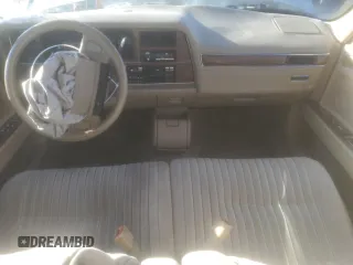 1992 Chrysler New Yorker z VIN 1C3XC66R8ND780848, wystawiony jako Copart lot #46454745 z przebiegiem 138 439 mil mil oraz Szkody całkowita. Historia ofert i sprzedaży dostępna na DreamBid. Obrazek 8.