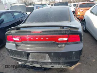 2014 Dodge Charger RT z VIN 2C3CDXCT7EH214037, wystawiony jako IAAI lot #41399551 z przebiegiem 108 620 mil mil oraz . Historia ofert i sprzedaży dostępna na DreamBid. Obrazek 16.