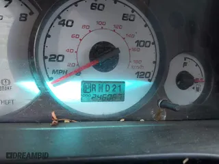 2004 Ford Escape XLT with VIN 1FMCU03134KA96184, listed as a IAAI auction lot 41917091 with 246,067 mi miles. Bid and sale history available at carsss.com. Image 7.
