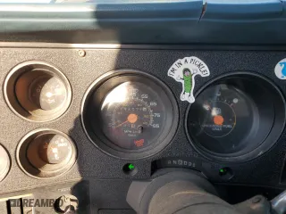 1991 Chevrolet Suburban with VIN 1GNER16K4MF133896, listed as a Copart auction lot 44008585 with 194,071 mi miles and Salvage Title. Bid and sale history available at carsss.com. Image 9.