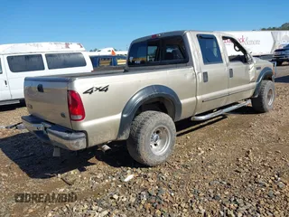 2000 Ford Super Duty F-250 XL with VIN 1FTNW21F3YEA72800, listed as a IAAI auction lot 41348642 with 533,369 mi miles. Bid and sale history available at carsss.com. Image 4.