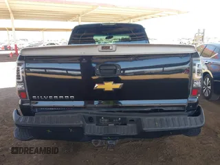 2003 Chevrolet Silverado 1500 LS z VIN 2GCEK19T331197130, wystawiony jako IAAI lot #42294159 z przebiegiem 286 259 mil mil oraz . Historia ofert i sprzedaży dostępna na DreamBid. Obrazek 16.