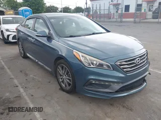 2015 Hyundai Sonata Sport z VIN 5NPE34AB8FH232023, wystawiony jako IAAI lot #42093888 z przebiegiem 212 144 mil mil oraz . Historia ofert i sprzedaży dostępna na DreamBid. Obrazek 1.