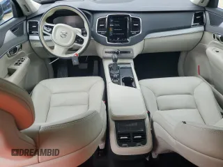2021 Volvo XC90 Momentum z VIN YV4102PK3M1688564, wystawiony jako Copart lot #58249995 z przebiegiem 40 481 mil mil oraz Szkoda całkowita • Salvage title. Historia ofert i sprzedaży dostępna na DreamBid. Obrazek 8.