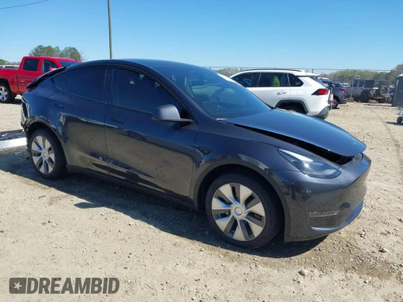 2024 Tesla Model Y Long Range z VIN 7SAYGDEE8RA262082, wystawiony jako IAAI lot #41834216 z przebiegiem 11 536 mil mil oraz . Historia ofert i sprzedaży dostępna na DreamBid. Obrazek 1.