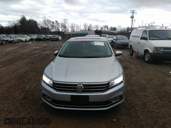 2017 Volkswagen Passat SE z VIN 1VWGT7A37HC075454, wystawiony jako IAAI lot #40572637 z przebiegiem 44 818 mil mil oraz . Historia ofert i sprzedaży dostępna na DreamBid. Obrazek 6.