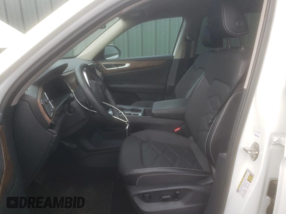2024 Volkswagen Atlas SE with VIN 1V2DR2CA0RC609512, listed as a Copart auction lot 60120025 with 16,732 mi miles and Salvage title. Bid and sale history available at DreamBid. Image 7.