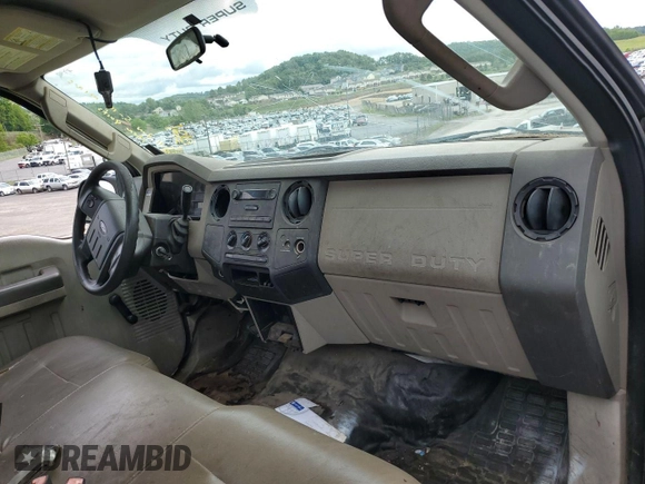 2008 Ford F-250 XL z VIN 1FTNF20508EB07382, wystawiony jako IAAI lot #42521031 z przebiegiem 123 755 mil mil oraz . Historia ofert i sprzedaży dostępna na DreamBid. Obrazek 41.