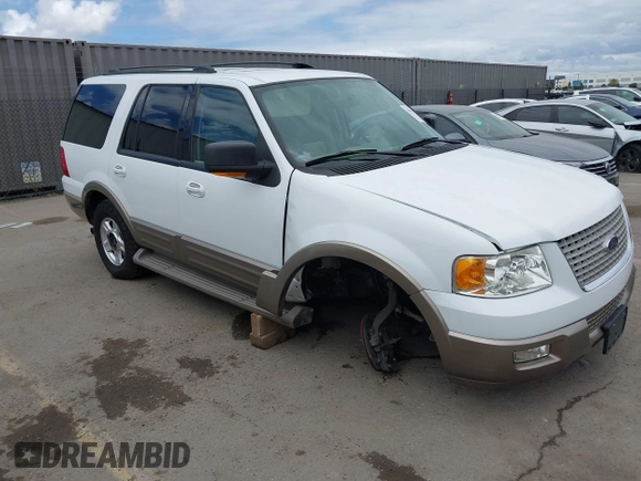 2004 Ford Expedition Eddie Bauer with VIN 1FMPU17L14LA05104, listed as a IAAI auction lot 42064535 with 249,614 mi miles. Bid and sale history available at carsss.com. Image 1.