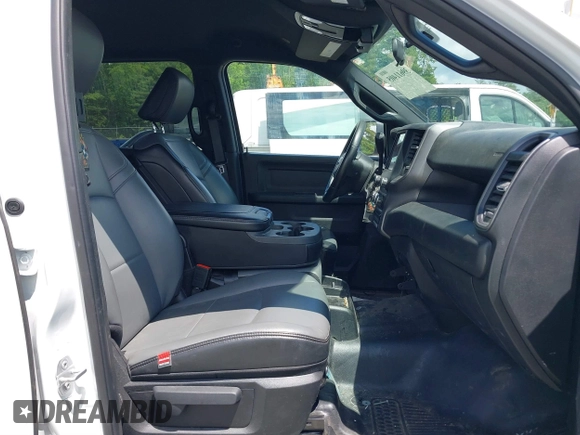 2022 Ram 2500 Tradesman with VIN 3C6UR5CLXNG368285, listed as a IAAI auction lot 39611405 with 25,645 mi miles. Bid and sale history available at carsss.com. Image 5.