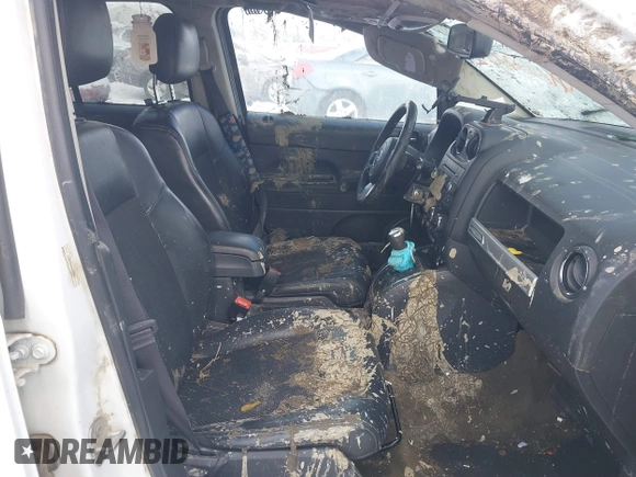 2017 Jeep Compass Sport with VIN 1C4NJCBA9HD185955, listed as a IAAI auction lot 41609372 with 175,867 mi miles and . Bid and sale history available at DreamBid. Image 5.