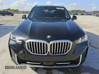 2024 BMW X5 xDrive40i z VIN 5UX23EU06R9T35813, wystawiony jako Copart lot #57442245 z przebiegiem 41 072 mil mil oraz Tytuł czysty. Historia ofert i sprzedaży dostępna na DreamBid. Obrazek 5.