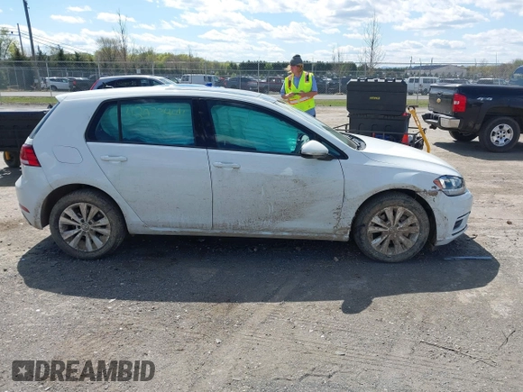 2021 Volkswagen Golf TSI z VIN 3VWG57AU4MM008113, wystawiony jako IAAI lot #42053444 z przebiegiem 24 449 mil mil oraz . Historia ofert i sprzedaży dostępna na DreamBid. Obrazek 13.