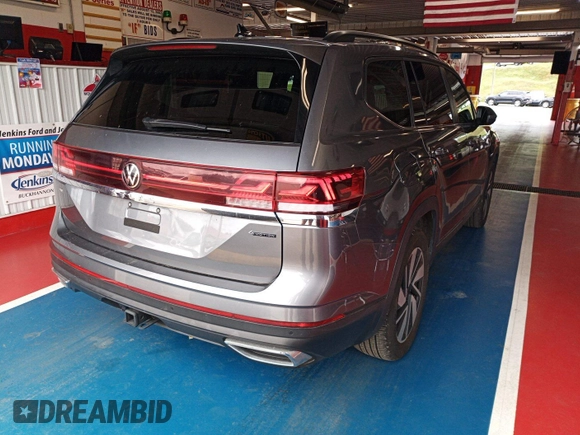 2024 Volkswagen Atlas SE with VIN 1V2HR2CA4RC567377, listed as a IAAI auction lot 42845567 with 16,658 mi miles and . Bid and sale history available at DreamBid. Image 31.