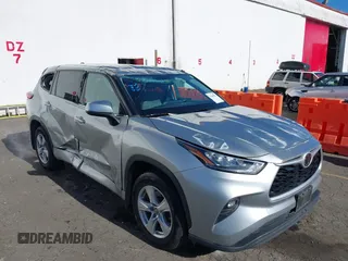 2020 Toyota Highlander LE with VIN 5TDBZRBH0LS045947, listed as a IAAI auction lot 41489923 with 81,946 mi miles and . Bid and sale history available at DreamBid. Image 6.