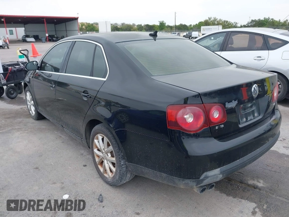 2010 Volkswagen Jetta SEL with VIN 3VWRX7AJ1AM018411, listed as a IAAI auction lot 41882206 with 282,505 mi miles and . Bid and sale history available at DreamBid. Image 3.