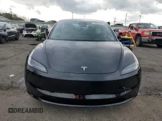 2024 Tesla Model 3 z VIN 5YJ3E1EA5RF860464, wystawiony jako Copart lot #55632695 z przebiegiem 5 221 mil mil oraz Szkoda całkowita • Salvage title. Historia ofert i sprzedaży dostępna na DreamBid. Obrazek 5.