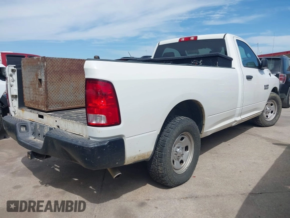 2017 Ram 1500 Tradesman z VIN 3C6JR6DG5HG774182, wystawiony jako IAAI lot #42314140 z przebiegiem 132 895 mil mil oraz . Historia ofert i sprzedaży dostępna na DreamBid. Obrazek 4.