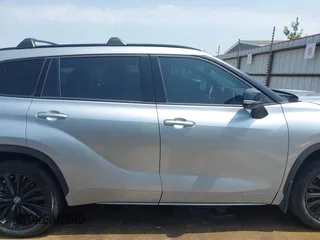 2023 Toyota Highlander L with VIN 5TDKDRAHXPS016140, listed as a IAAI auction lot 42275211 with 33,144 mi miles and . Bid and sale history available at DreamBid. Image 14.