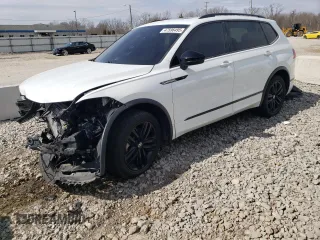 2022 Volkswagen Tiguan SE R-Line Black with VIN 3VV8B7AX1NM103449, listed as a Copart auction lot 47596495 with 29,628 mi miles and Salvage Title. Bid and sale history available at DreamBid. Image 1.