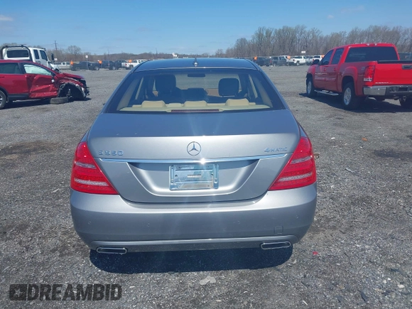 2012 Mercedes-Benz S 550 z VIN WDDNG9EB8CA477487, wystawiony jako IAAI lot #41936591 z przebiegiem 61 182 mil mil oraz . Historia ofert i sprzedaży dostępna na DreamBid. Obrazek 16.