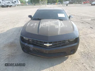 2011 Chevrolet Camaro 2LS z VIN 2G1FA1ED2B9135538, wystawiony jako IAAI lot #42294991 z przebiegiem 173 126 mil mil oraz . Historia ofert i sprzedaży dostępna na DreamBid. Obrazek 12.
