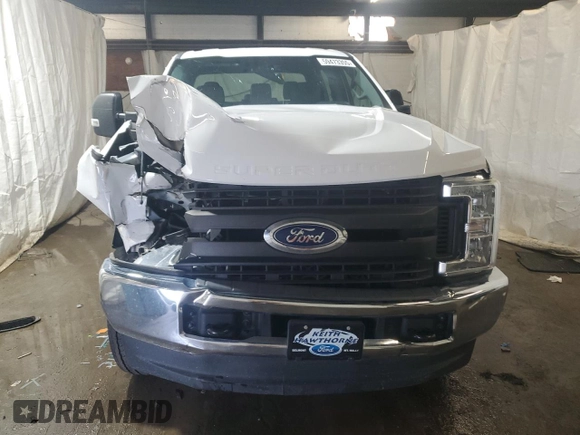 2019 Ford F-250 XL z VIN 1FT7W2B68KEF94997, wystawiony jako Copart lot #59473355 z przebiegiem Nie podano mil oraz Szkoda całkowita • Salvage title. Historia ofert i sprzedaży dostępna na DreamBid. Obrazek 5.