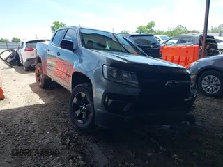 2021 Chevrolet Colorado 2WD LT z VIN 1GCGSCEAXM1127821, wystawiony jako IAAI lot #42248325 z przebiegiem 51 035 mil mil oraz . Historia ofert i sprzedaży dostępna na DreamBid. Obrazek 1.