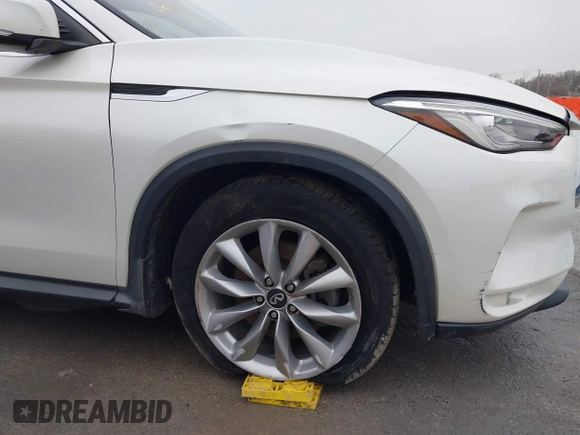 2020 Infiniti QX50 Luxe z VIN 3PCAJ5M15LF105513, wystawiony jako IAAI lot #41492732 z przebiegiem 71 576 mil mil oraz . Historia ofert i sprzedaży dostępna na DreamBid. Obrazek 19.