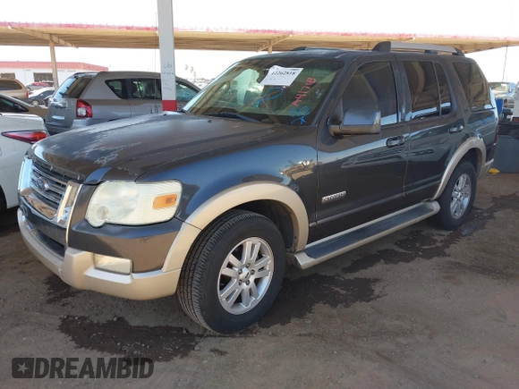 2007 Ford Explorer Eddie Bauer z VIN 1FMEU74867UA41718, wystawiony jako IAAI lot #42262818 z przebiegiem 129 454 mil mil oraz . Historia ofert i sprzedaży dostępna na DreamBid. Obrazek 2.