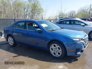 2010 Ford Fusion SE z VIN 3FAHP0HA0AR355625, wystawiony jako IAAI lot #41938652 z przebiegiem 157 660 mil mil oraz . Historia ofert i sprzedaży dostępna na DreamBid. Obrazek 14.