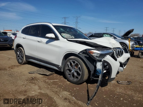2021 BMW X1 xDrive28i z VIN WBXJG9C02M5S18999, wystawiony jako Copart lot #50194425 z przebiegiem 62 355 mil mil oraz Szkoda całkowita • Salvage title. Historia ofert i sprzedaży dostępna na DreamBid. Obrazek 4.