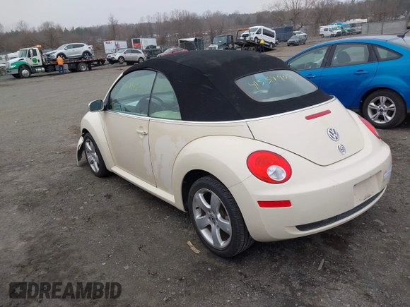 2006 Volkswagen Beetle with VIN 3VWSF31Y16M318144, listed as a IAAI auction lot 41554903 with 126,984 mi miles and . Bid and sale history available at DreamBid. Image 3.