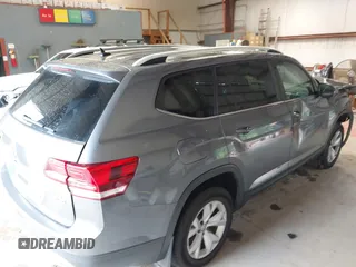 2018 Volkswagen Atlas SE with VIN 1V2LR2CA5JC521085, listed as a IAAI auction lot 42322031 with 100,262 mi miles and . Bid and sale history available at DreamBid. Image 4.