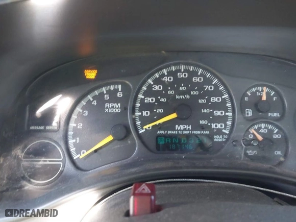 2000 GMC Sierra 1500 SLT with VIN 1GTEC19T6YZ129383, listed as a IAAI auction lot 41316141 with 187,146 mi miles. Bid and sale history available at carsss.com. Image 7.