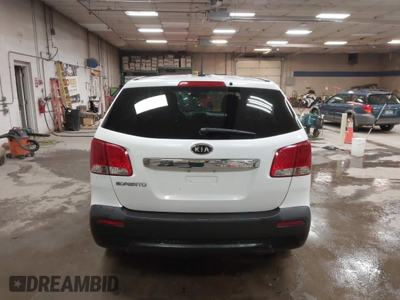 2011 Kia Sorento LX with VIN 5XYKTCA14BG007524, listed as a IAAI auction lot 41251094 with 150,053 mi miles. Bid and sale history available at carsss.com. Image 17.