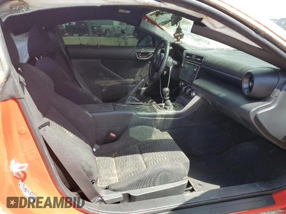 2023 Toyota 86 z VIN JF1ZNBB12P9762364, wystawiony jako Copart lot #49657495 z przebiegiem Nie podano mil oraz Nie do naprawy • Non repairable. Historia ofert i sprzedaży dostępna na DreamBid. Obrazek 10.