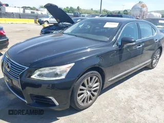 2014 Lexus LS 460 L с VIN JTHGL5EFXE5051451, выставлен на аукционе IAAI как лот 42043182 с пробегом 106 409 миль миль и . История ставок и продаж доступна на DreamBid. Изображение 2.