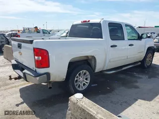 2007 Chevrolet Silverado 1500 LT w/1LT with VIN 2GCEC13C471716312, listed as a IAAI auction lot 41792270 with 84,649 mi miles. Bid and sale history available at carsss.com. Image 4.