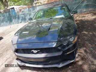 2018 Ford Mustang EcoBoost Premium z VIN 1FATP8UH4J5117856, wystawiony jako IAAI lot #42675106 z przebiegiem 110 587 mil mil oraz . Historia ofert i sprzedaży dostępna na DreamBid. Obrazek 12.