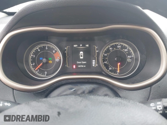 2016 Jeep Cherokee Latitude with VIN 1C4PJMCB6GW301105, listed as a IAAI auction lot 42045795 with 105,758 mi miles and . Bid and sale history available at carsss.com. Image 7.