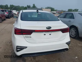 2021 Kia Forte LXS с VIN 3KPF24AD2ME409093, выставлен на аукционе IAAI как лот 42668655 с пробегом 39 905 миль миль и . История ставок и продаж доступна на DreamBid. Изображение 16.
