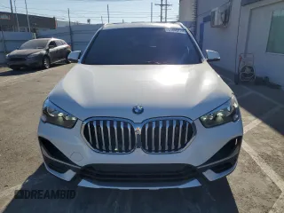 2022 BMW X1 sDrive28i with VIN WBXJG7C05N5V39439, listed as a Copart auction lot 81640724 with 30,261 mi miles and Salvage Title. Bid and sale history available at carsss.com. Image 5.