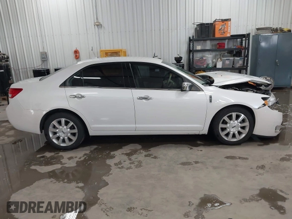 2011 Lincoln MKZ with VIN 3LNHL2GC9BR761467, listed as a IAAI auction lot 41939881 with 137,881 mi miles and . Bid and sale history available at DreamBid. Image 14.