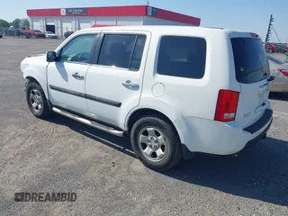 2011 Honda Pilot LX with VIN 5FNYF4H21BB094179, listed as a IAAI auction lot 42012733 with 183,546 mi miles. Bid and sale history available at carsss.com. Image 3.