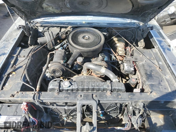 1962 Cadillac Fleetwood z VIN 62R115955, wystawiony jako Copart lot #74818464 z przebiegiem Nie podano mil oraz Szkoda całkowita • Salvage title. Historia ofert i sprzedaży dostępna na DreamBid. Obrazek 11.